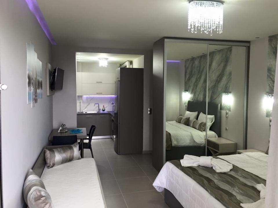 Peristeres Appartments ロダキノ エクステリア 写真