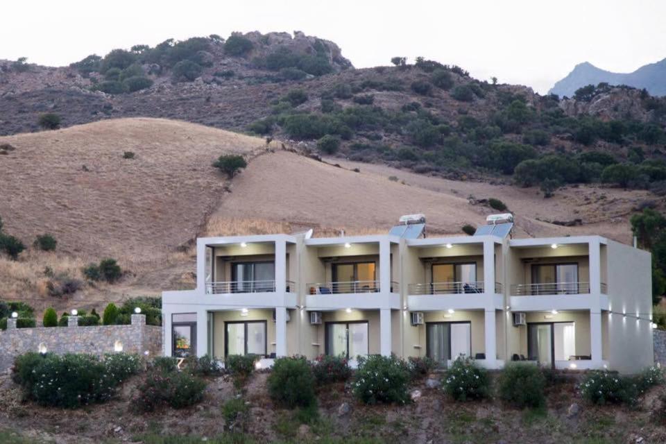 Peristeres Appartments ロダキノ エクステリア 写真